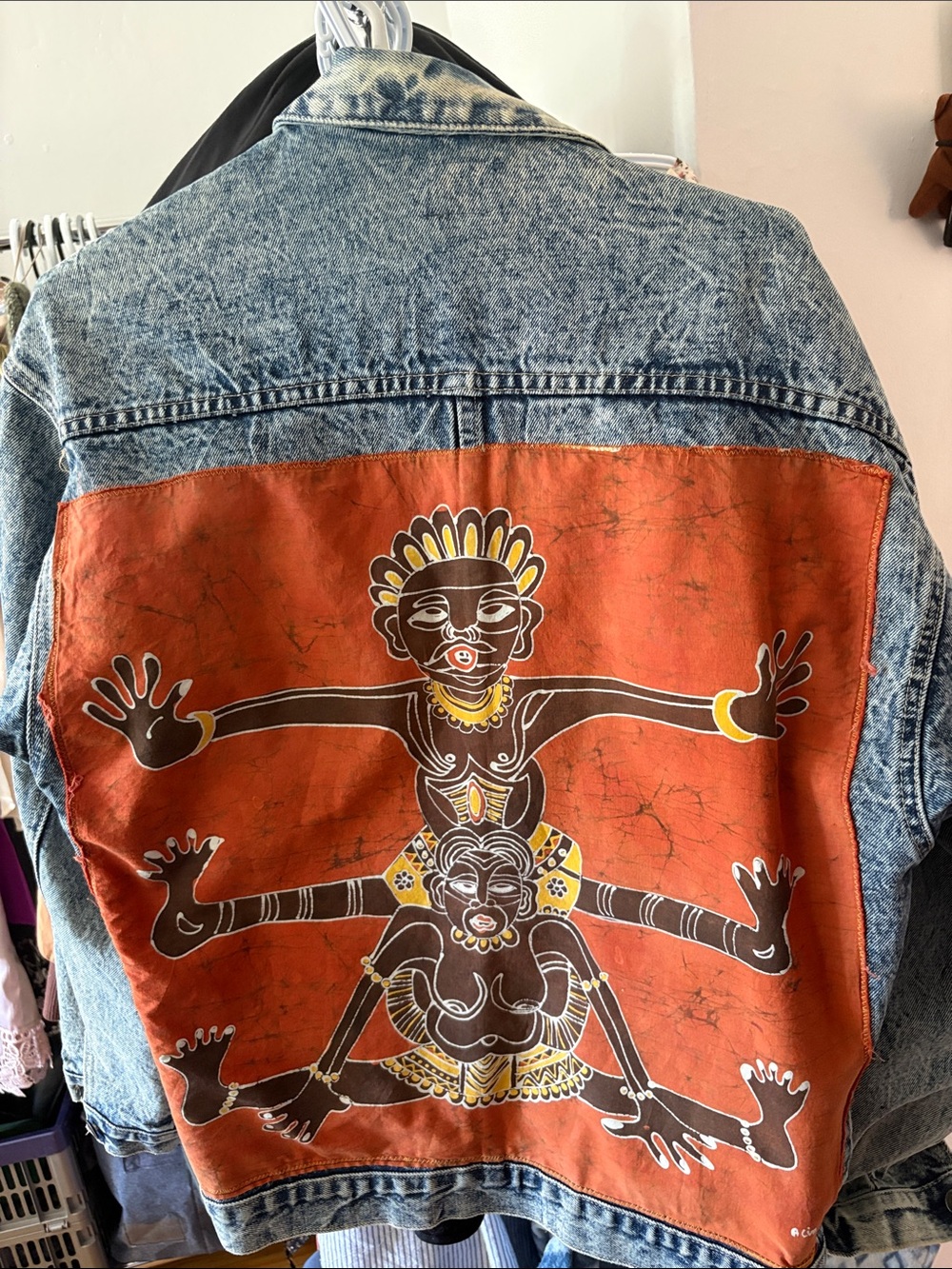 Vintage Silver Jeans upworked light blue Acid-Wash Denim Jacket with patchwork.